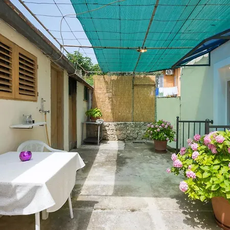 Petite アパート スプリト